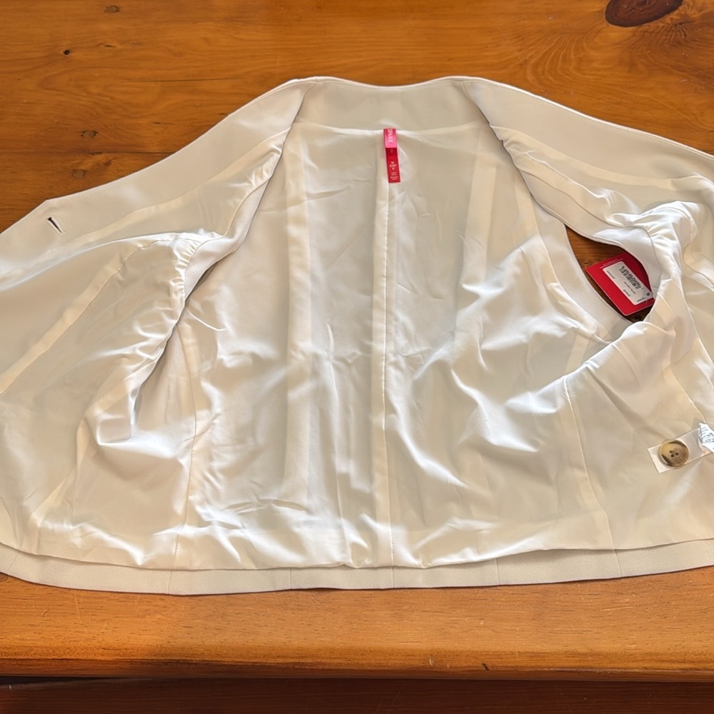 SPANX® Carefree Crepe Vest Top w/ No-Show Coverage. - Picture 8 of 14